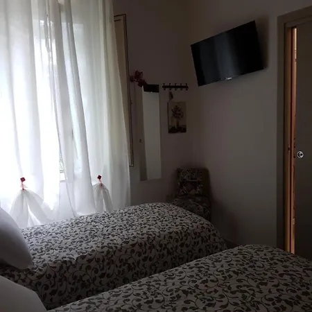 Il Giardino Di Vico Neve Alojamento de Acomodação e Pequeno-almoço 4*