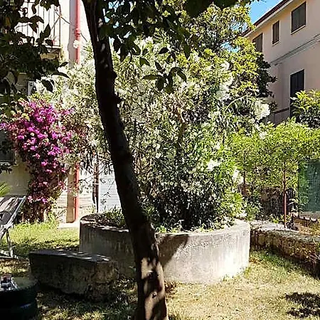 Oda ve Kahvaltı Il Giardino Di Vico Neve Napoli