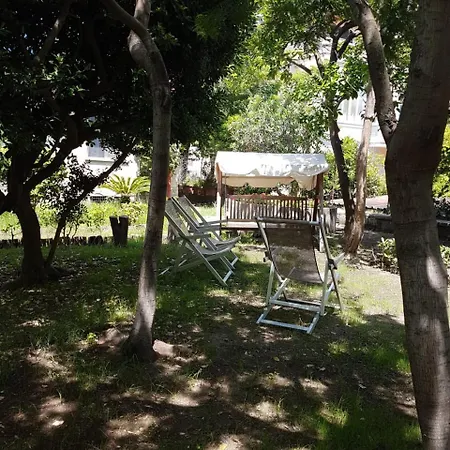 Bed & Breakfast Il Giardino Di Vico Neve Naples