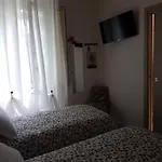 Il Giardino Di Vico Neve Panzió 4*