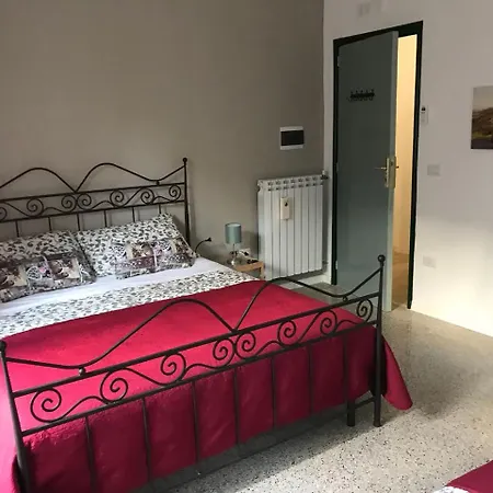 Il Giardino Di Vico Neve Bed & Breakfast 4*